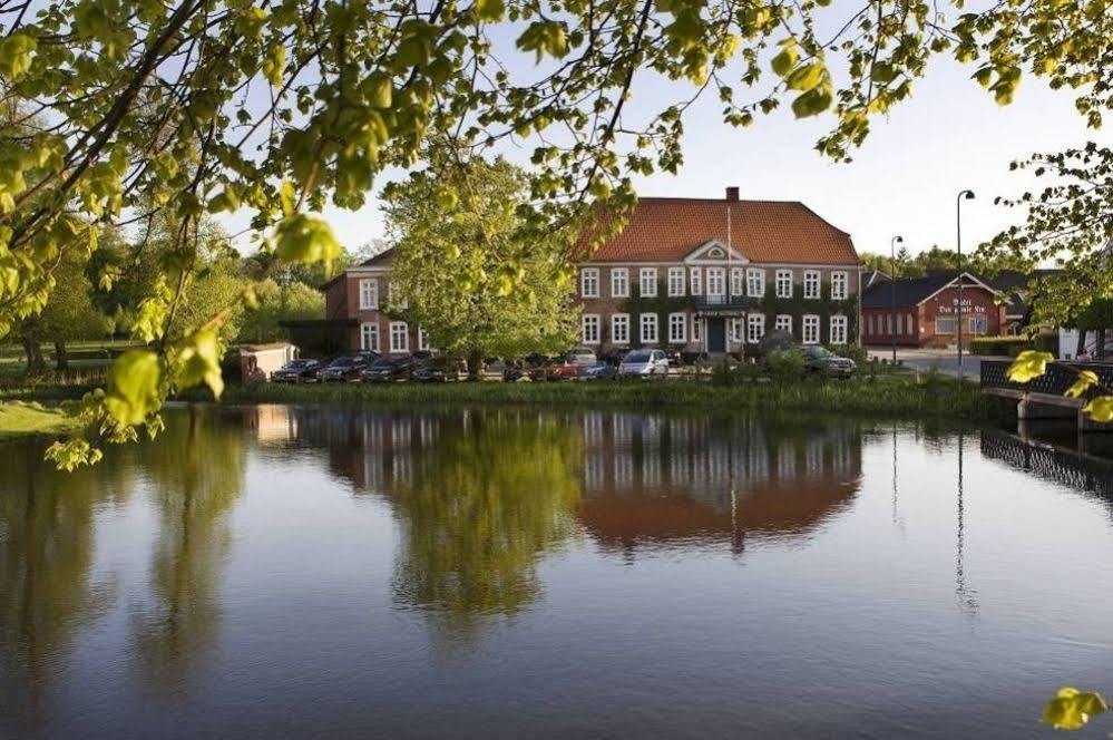 Gram Slotskro Exterior photo