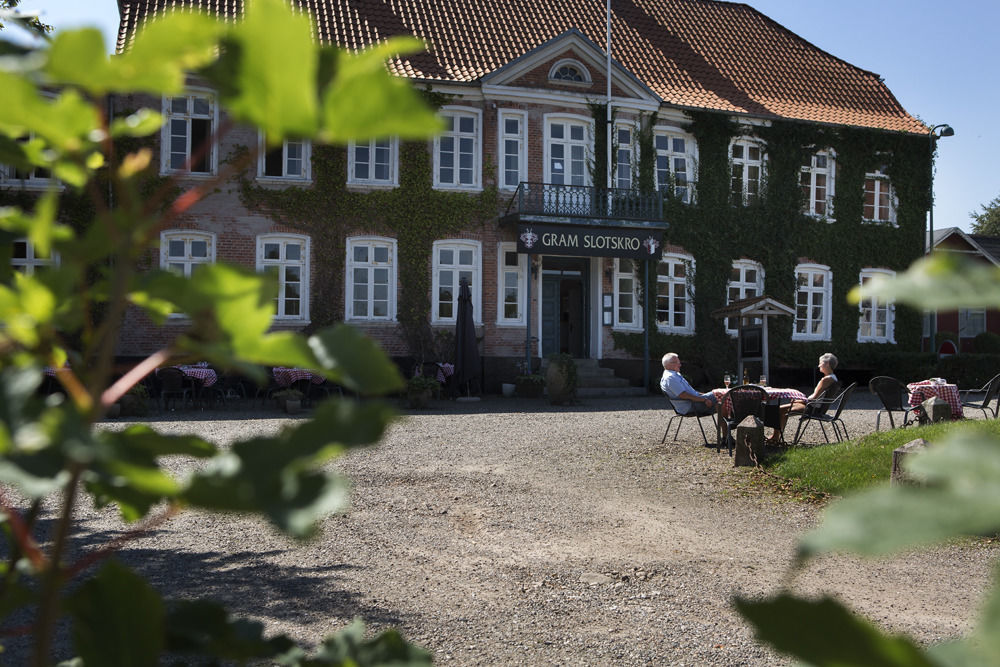 Gram Slotskro Exterior photo